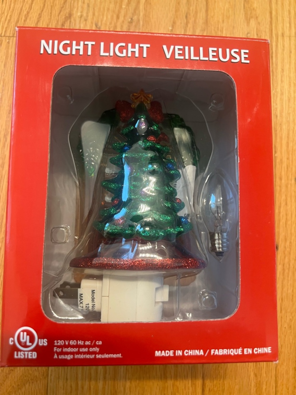 Christmas Tree with fire place Night Light - Green/Red